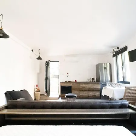 Dantes Sin-3 Bdrm Seaside Rooftop House - Nyaraló