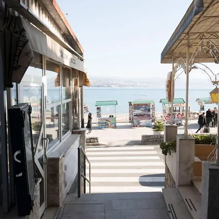 Dantes Sin-3 Bdrm Seaside Rooftop House - *
