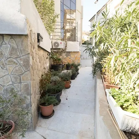 Dantes Sin-3 Bdrm Seaside Rooftop House - *